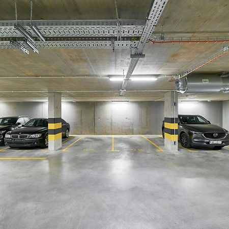 Exclusive Apartments Gwiazdzista With Free Garage Wroclaw By Noclegi Renters Exteriér fotografie