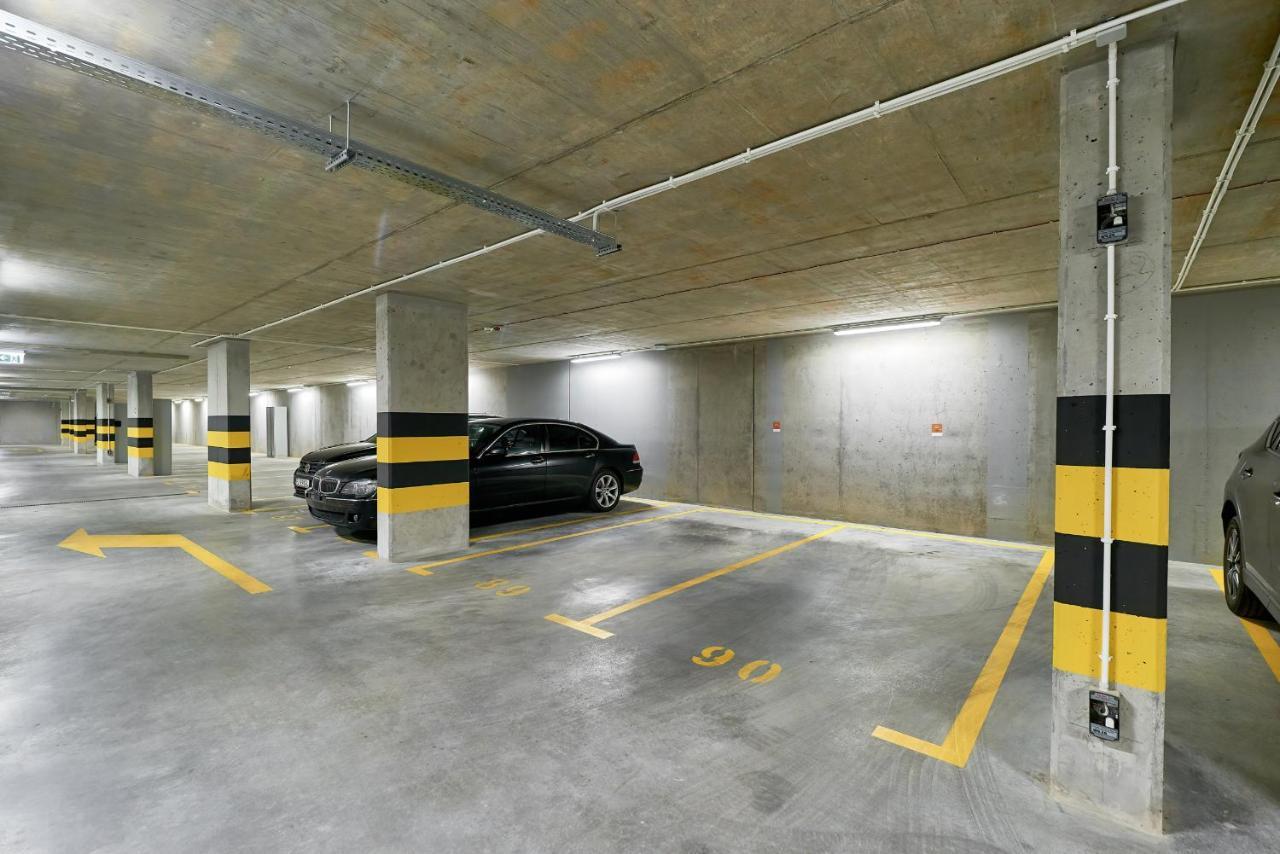 Exclusive Apartments Gwiazdzista With Free Garage Wroclaw By Noclegi Renters Exteriér fotografie