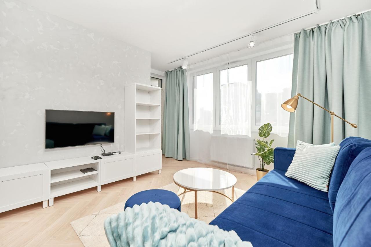 Exclusive Apartments Gwiazdzista With Free Garage Wroclaw By Noclegi Renters Exteriér fotografie