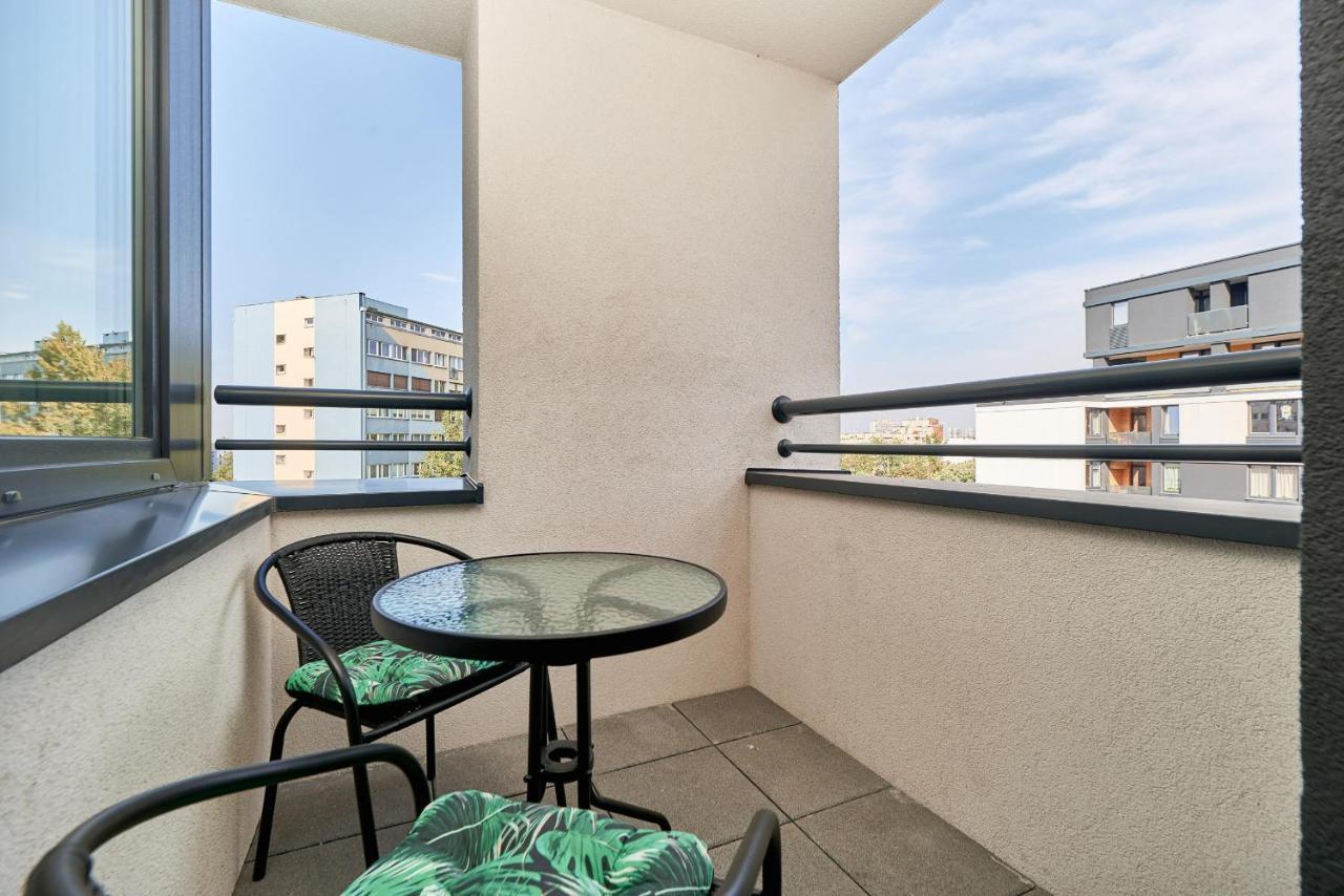 Exclusive Apartments Gwiazdzista With Free Garage Wroclaw By Noclegi Renters Exteriér fotografie